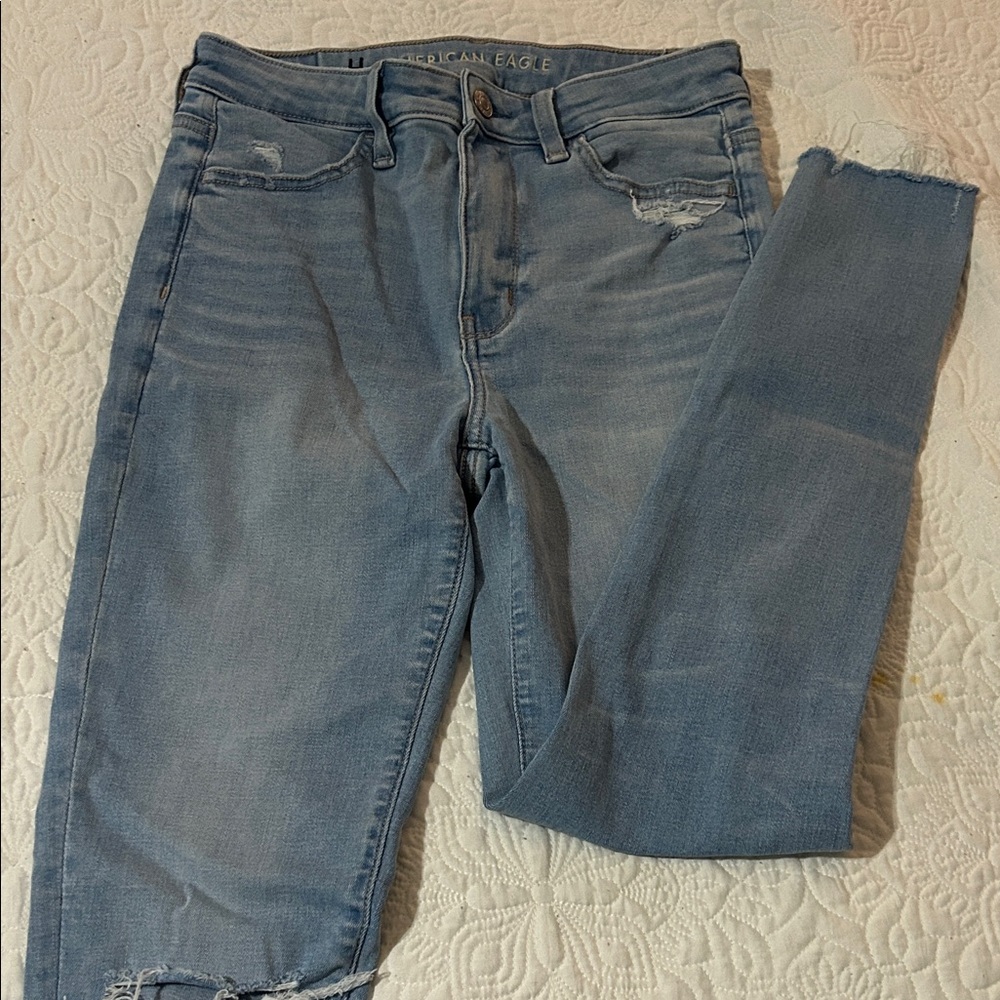 American Eagle Outfitters Women's Light Blue Ripped Jeans